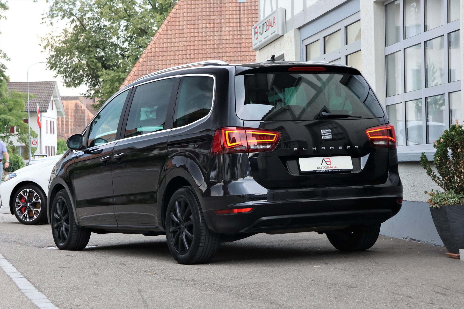 SEAT Alhambra 1.4 TSI Style DSG (CH) 7 Plätzer + 1.8T AHK-image-2