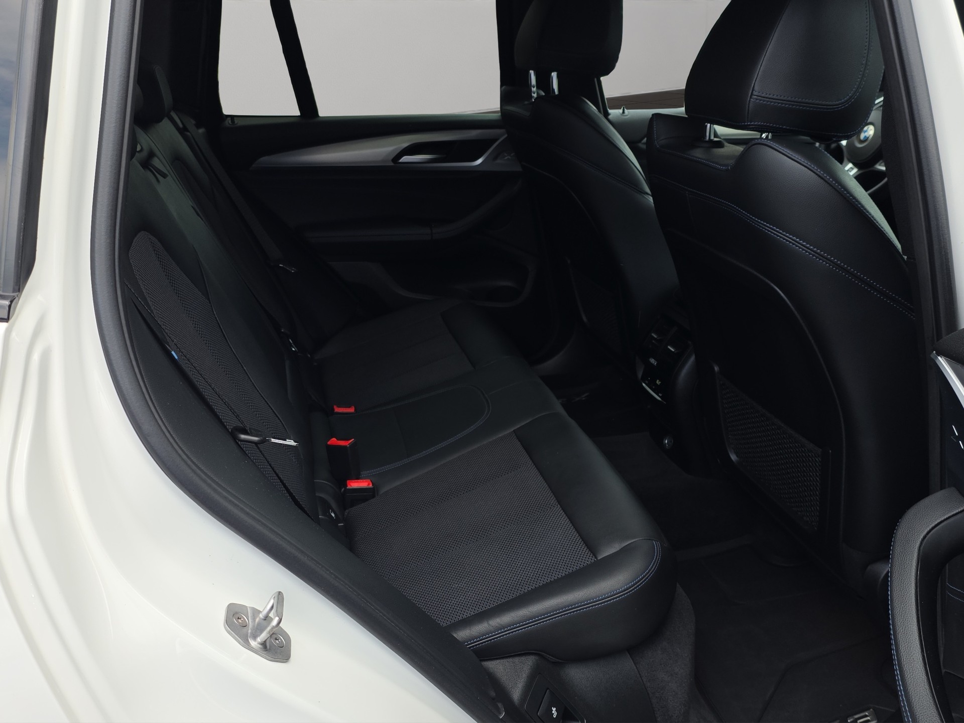 BMW X3 xDrive 20d M Sport Steptronic-image-17