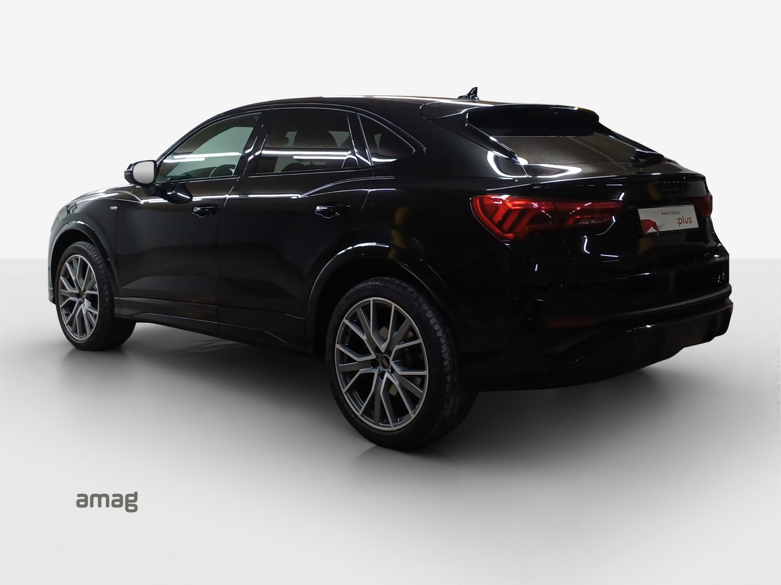 AUDI Q3 Sportback 45 TFSI S line quattro S-tronic-image-2