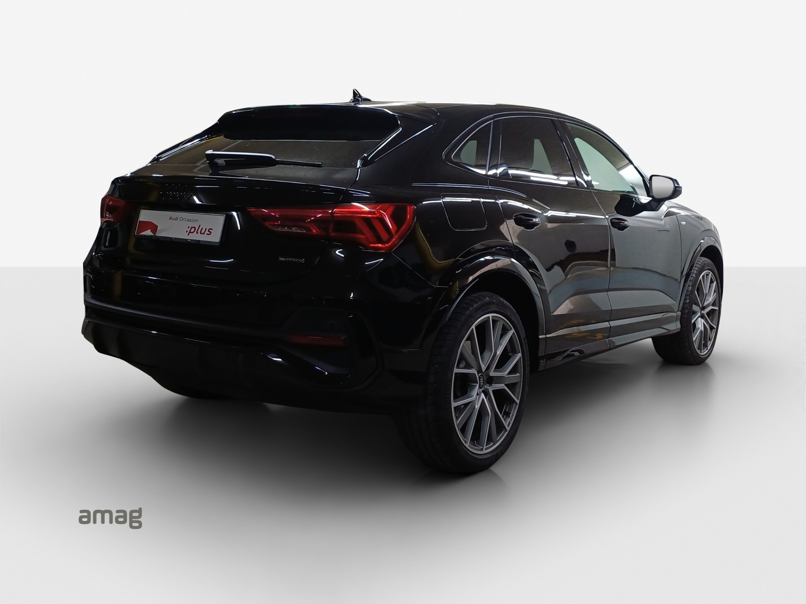AUDI Q3 Sportback 45 TFSI S line quattro S-tronic-image-4