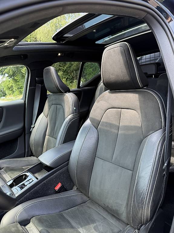 VOLVO XC40-image-1