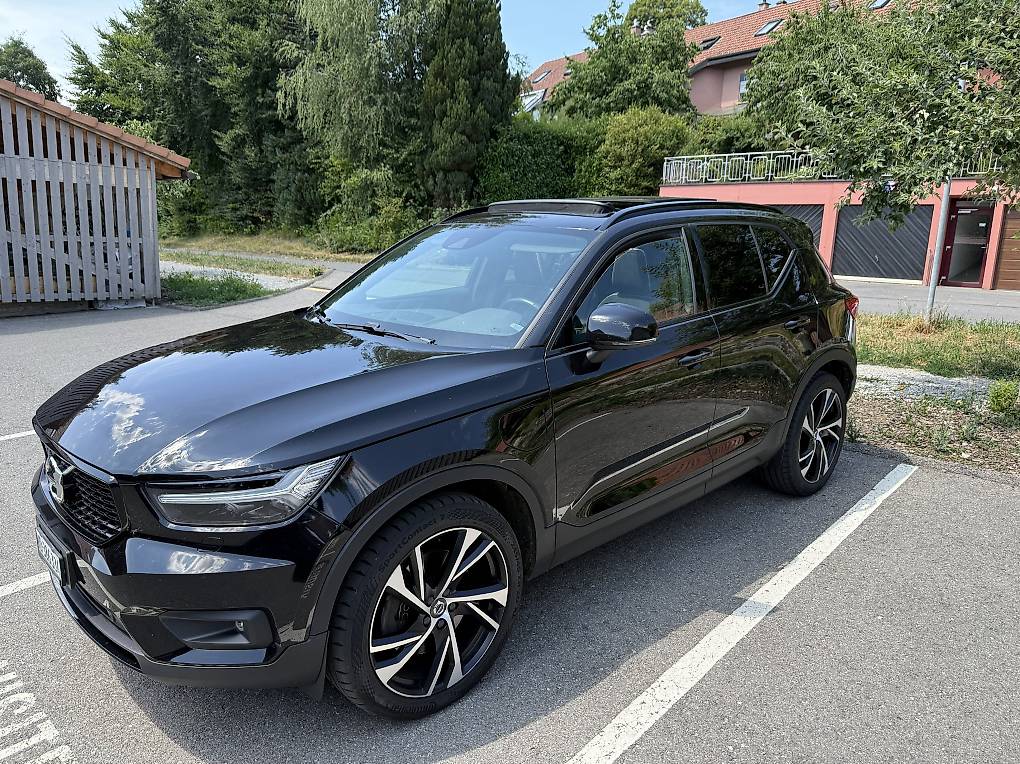 VOLVO XC40-image-0