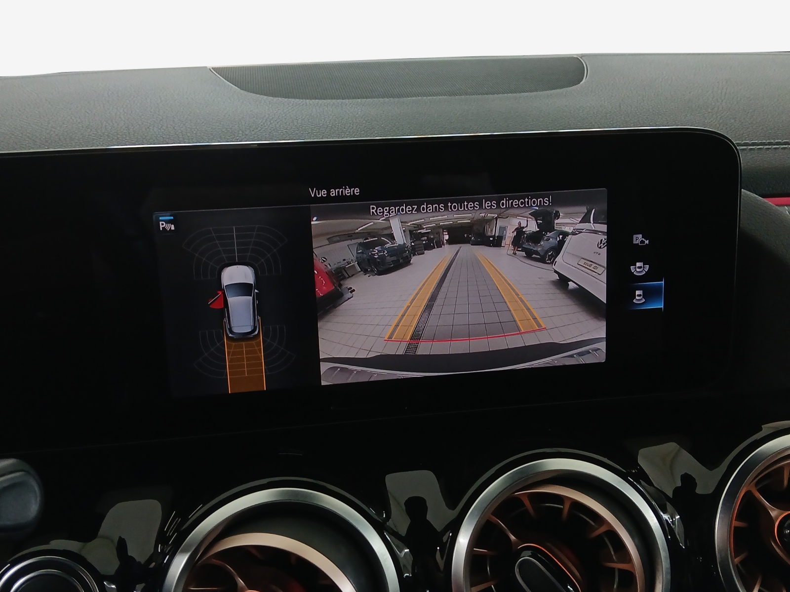 MERCEDES-BENZ EQA 250-image-14