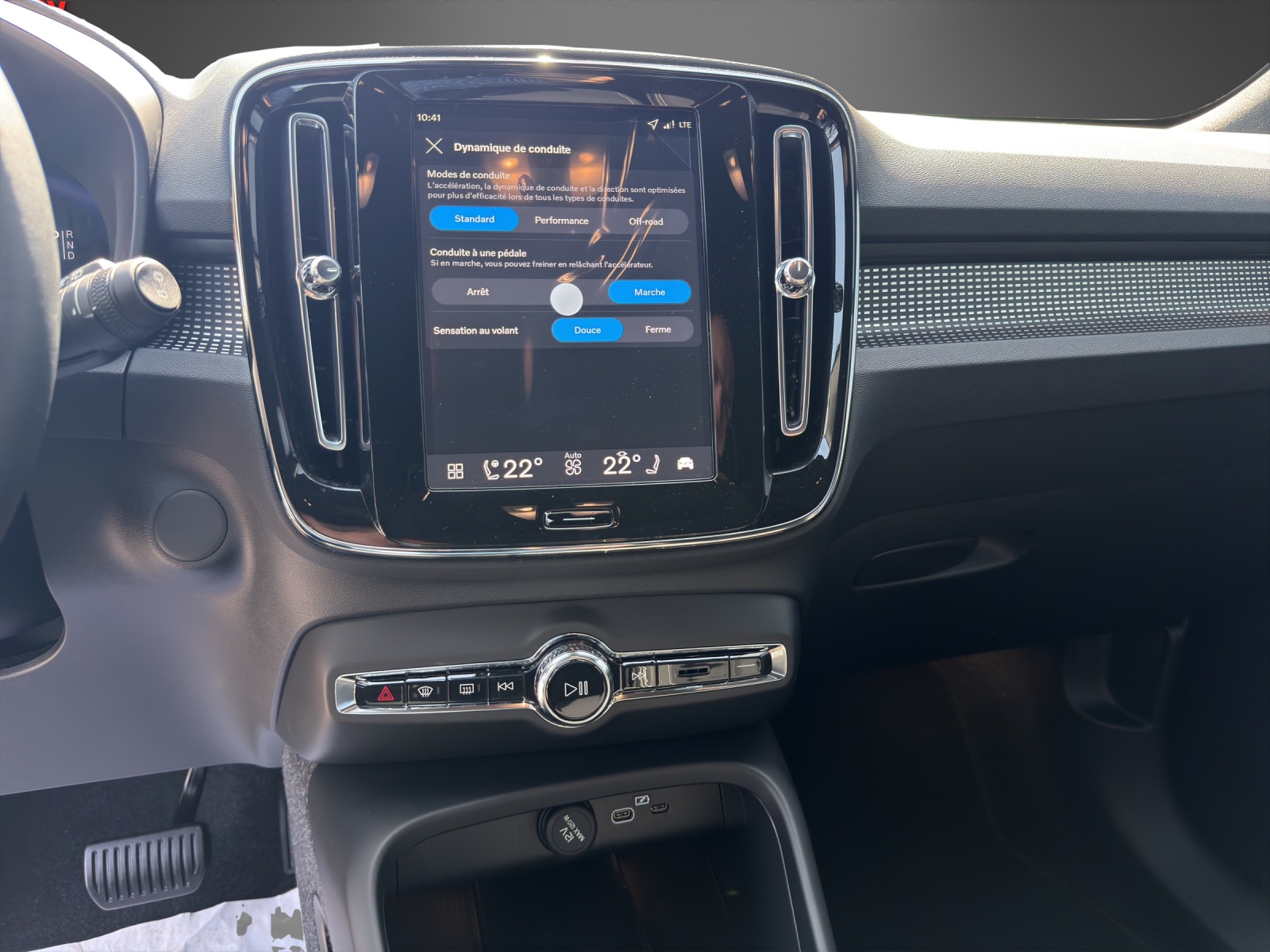 VOLVO EX40 Twin Black Edition AWD-image-12
