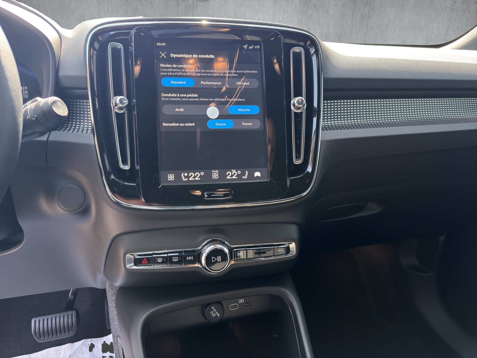 VOLVO EX40 Twin Black Edition AWD-image-10