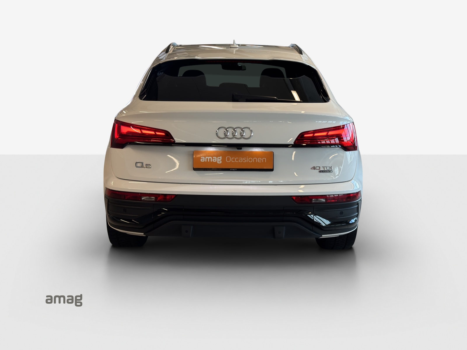 AUDI Q5 Sportback 40 TDI Blackedition quattro S-tronic-showroom-element-3