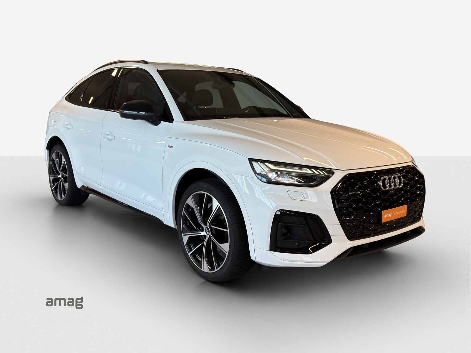 AUDI Q5 Sportback 40 TDI Blackedition quattro S-tronic-image-5