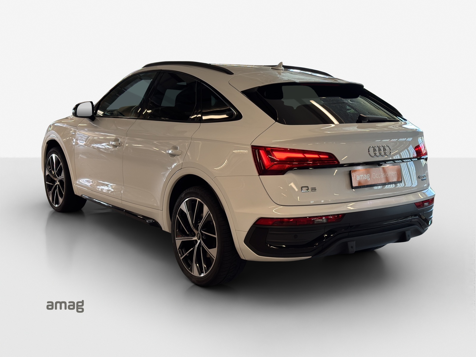 AUDI Q5 Sportback 40 TDI Blackedition quattro S-tronic-showroom-element-2