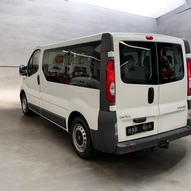 OPEL Vivaro 2.0i 2.7t L1H1-image-1