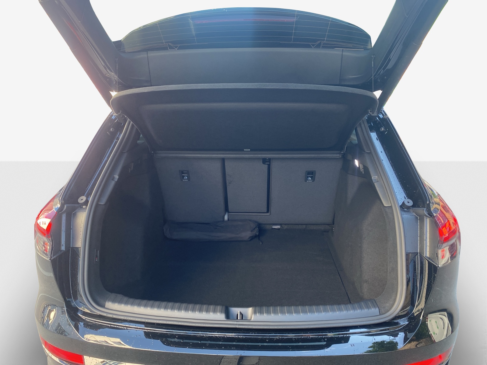 AUDI Q4 e-tron SUV quattro performance-image-12
