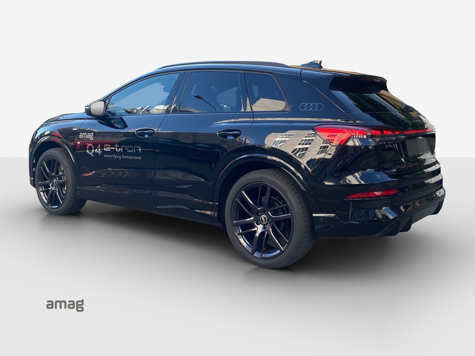 AUDI Q4 e-tron SUV quattro performance-image-2