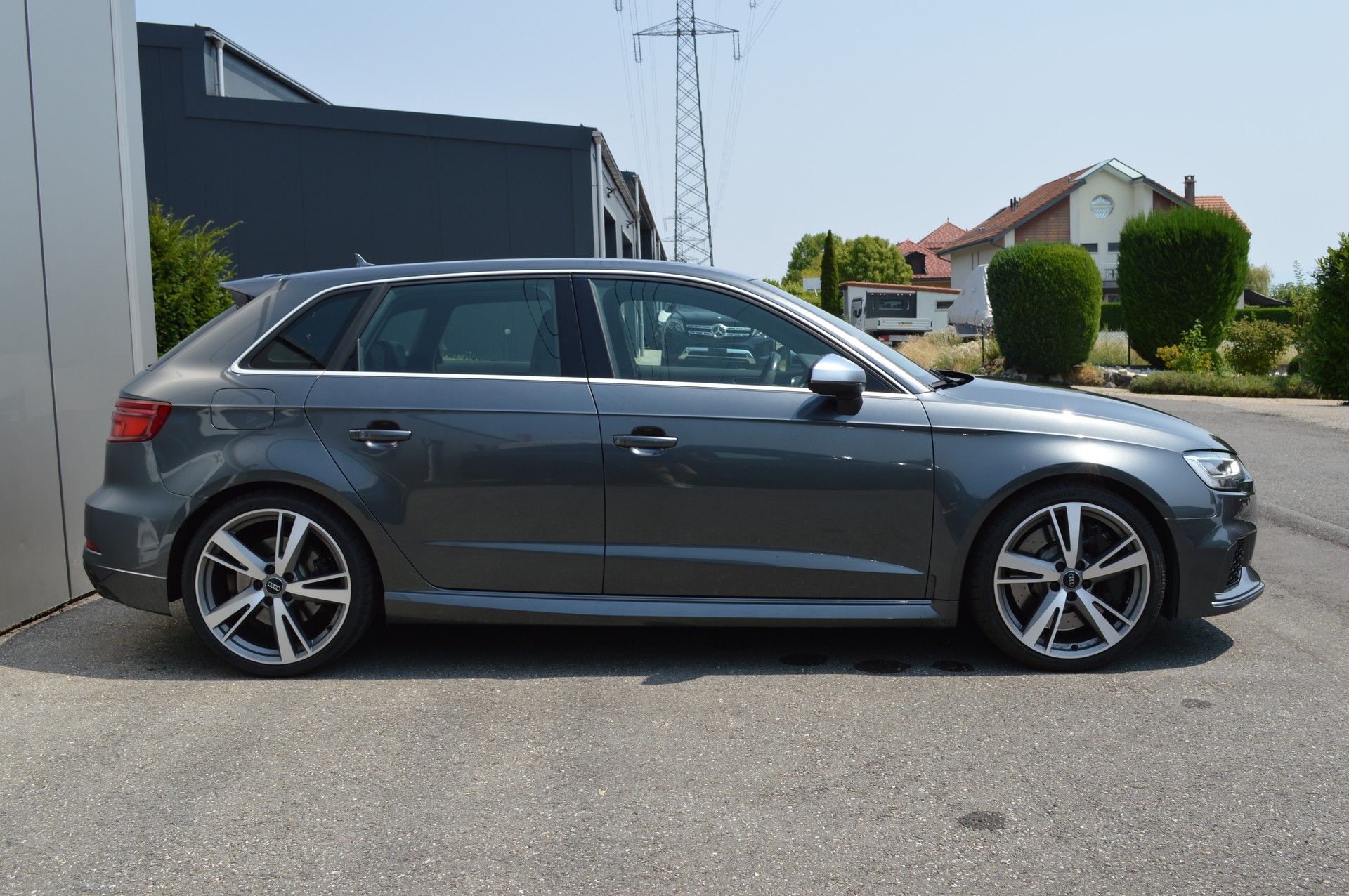 AUDI RS3 Sportback 2.5 TSI quattro S-tronic-image-3