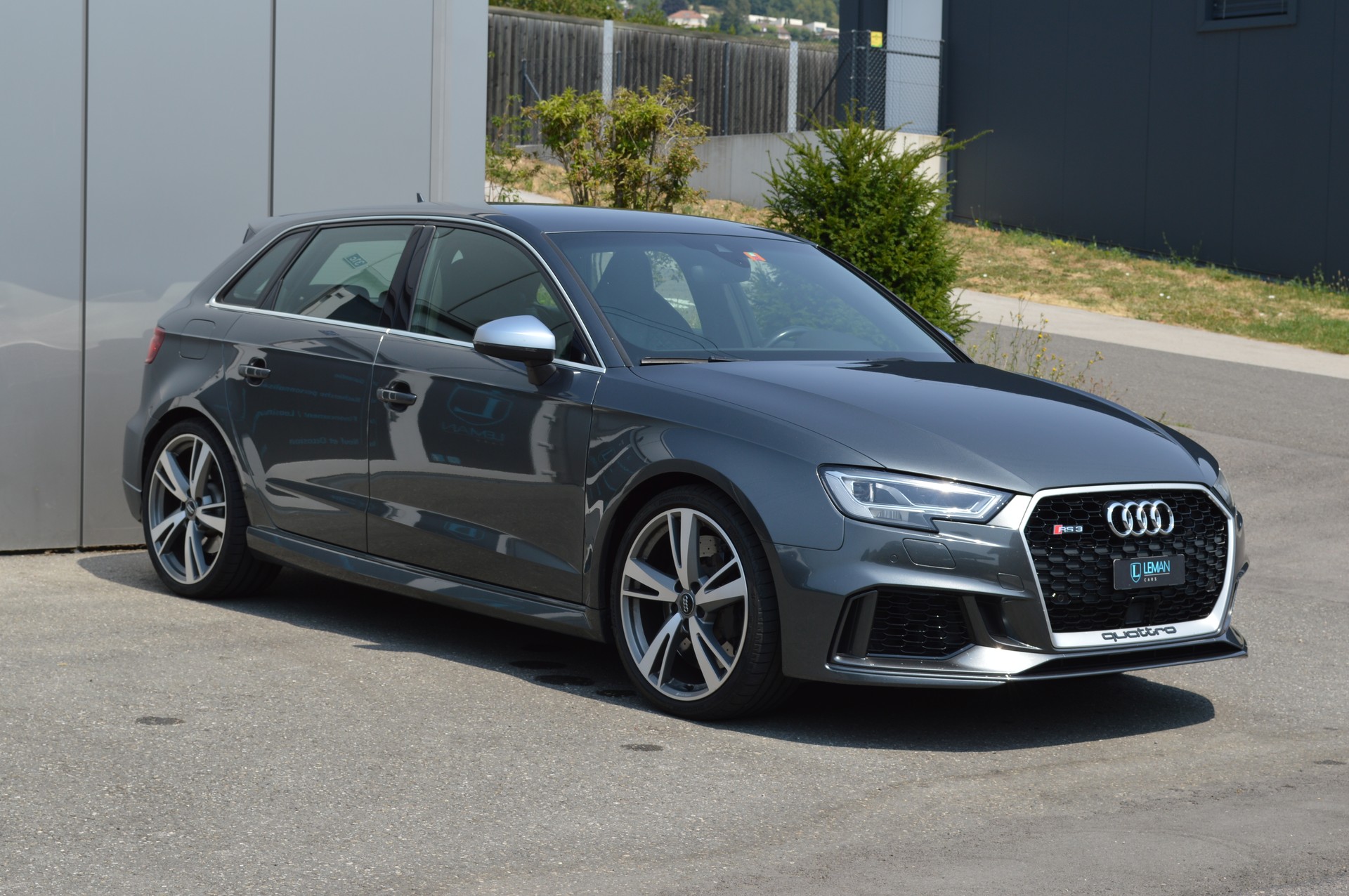 AUDI RS3 Sportback 2.5 TSI quattro S-tronic-image-2