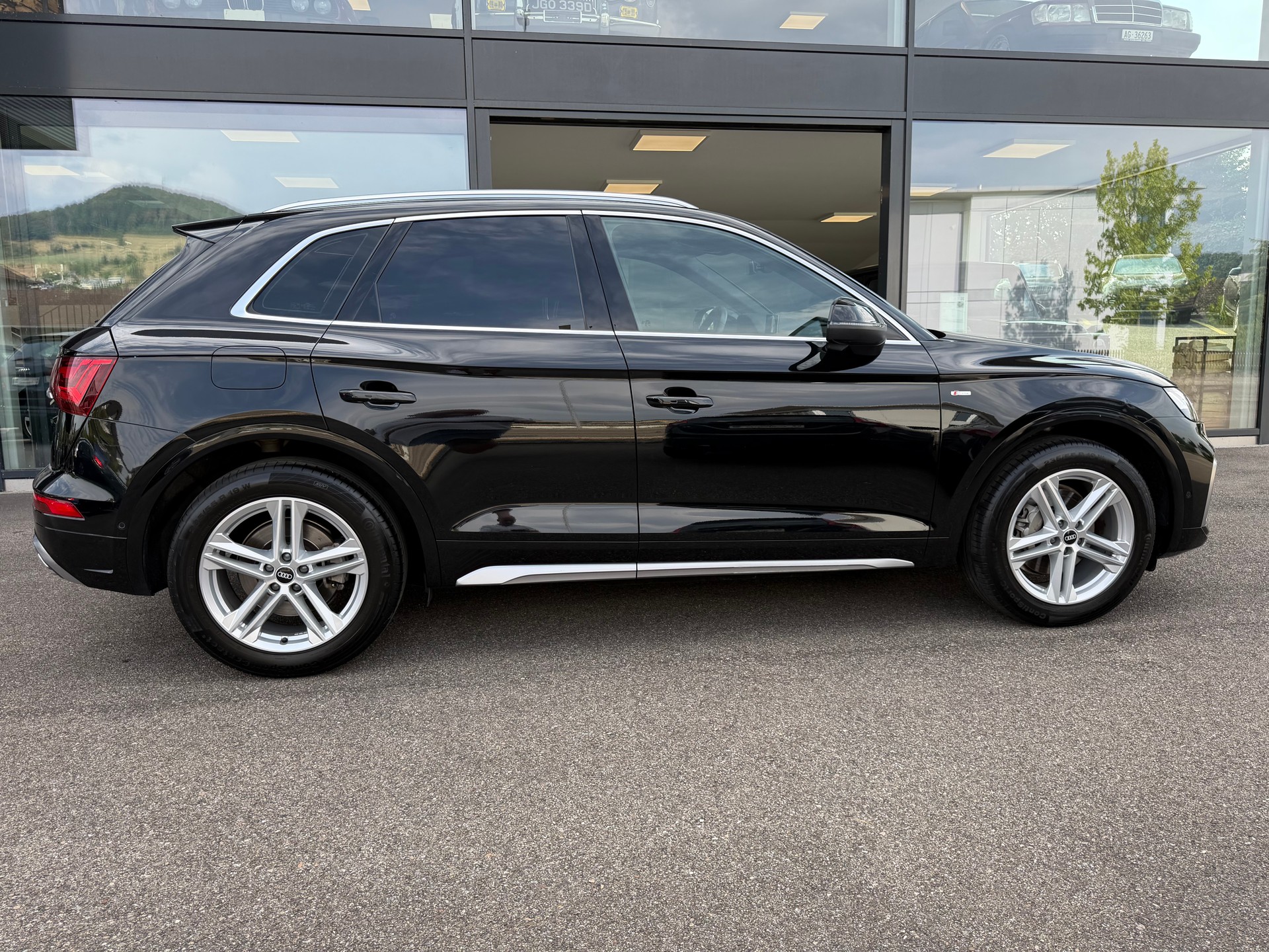 AUDI Q5 2.0 45 TFSI S Line quattro S-Tronic-image-2