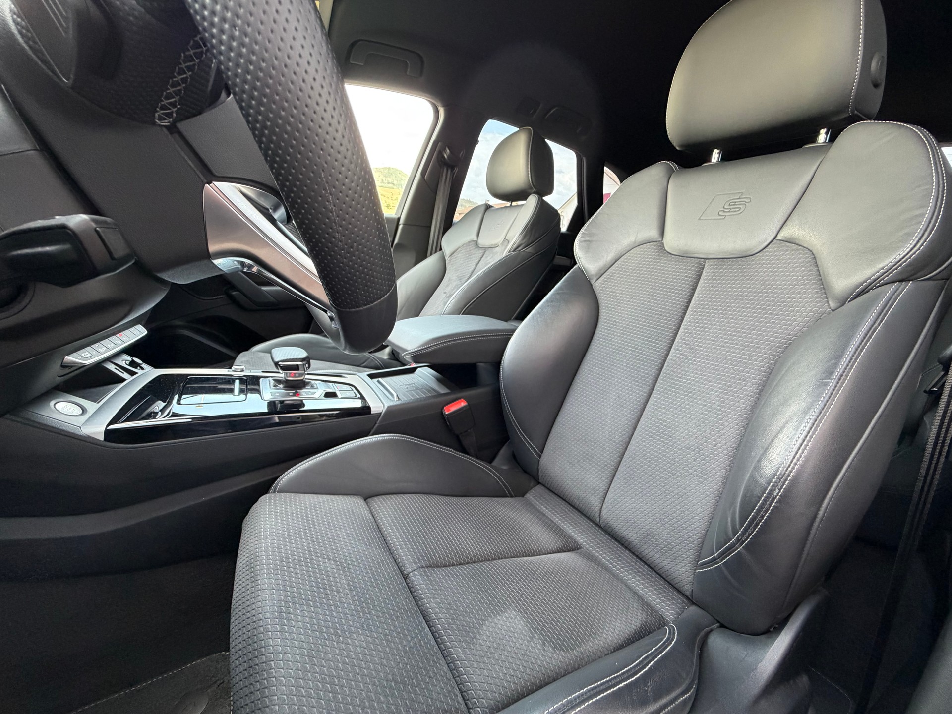 AUDI Q5 2.0 45 TFSI S Line quattro S-Tronic-image-16