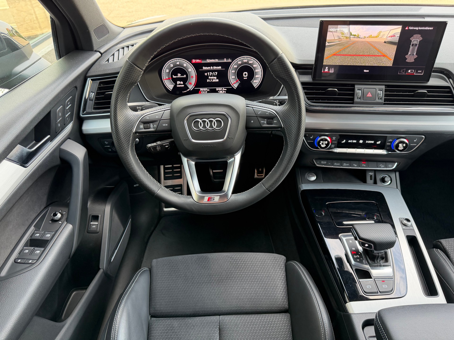 AUDI Q5 2.0 45 TFSI S Line quattro S-Tronic-image-17