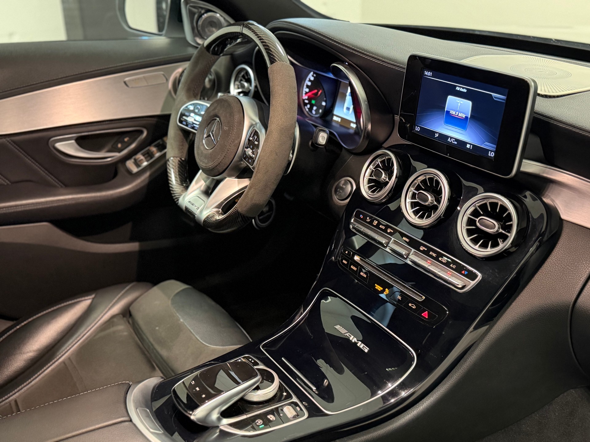 MERCEDES-BENZ C 63 AMG Speedshift-image-24