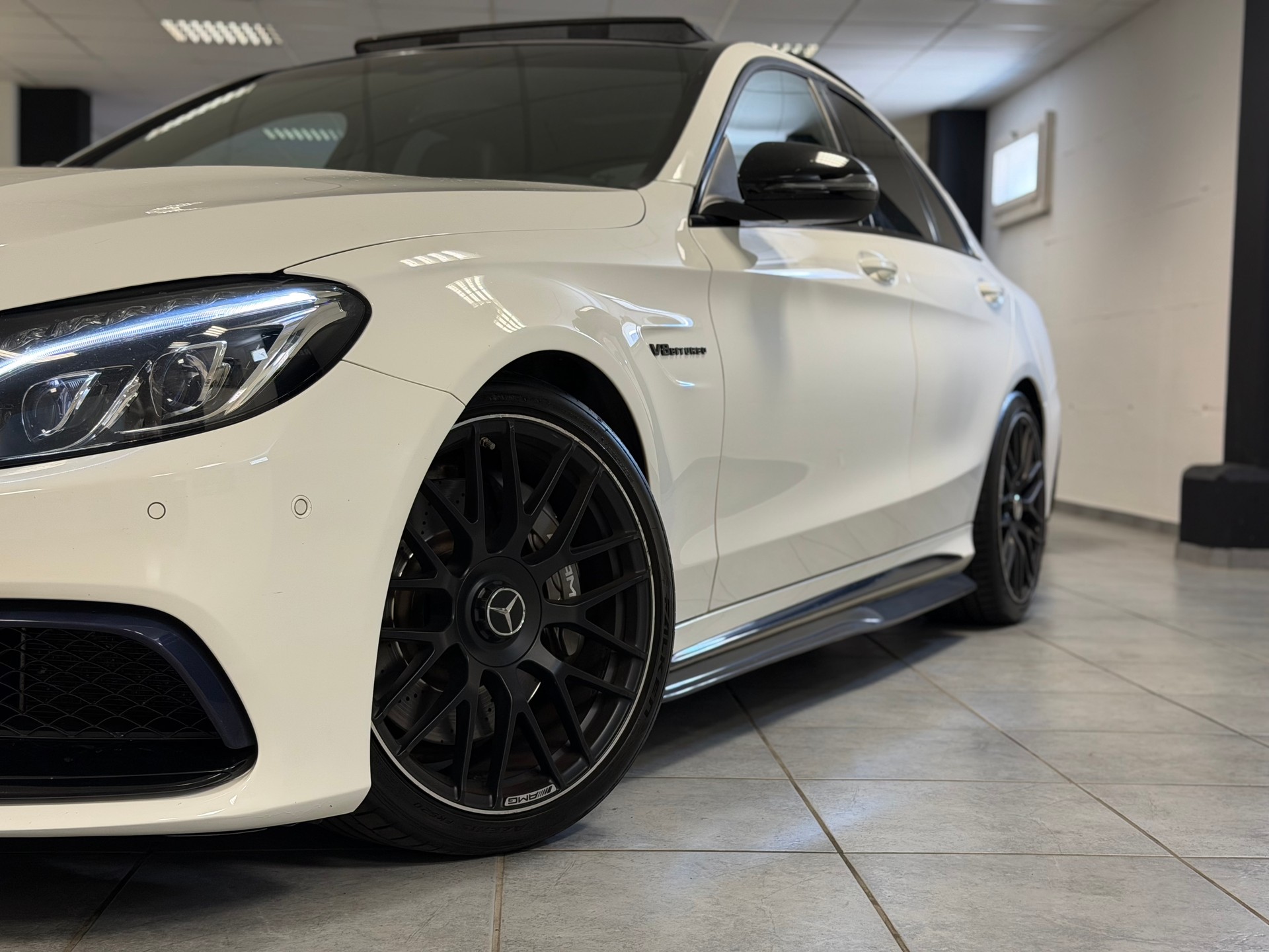 MERCEDES-BENZ C 63 AMG Speedshift-image-2