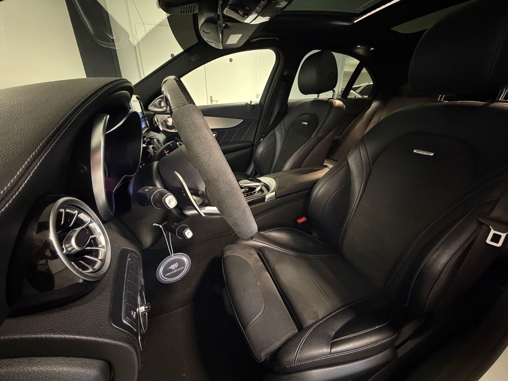 MERCEDES-BENZ C 63 AMG Speedshift-image-28