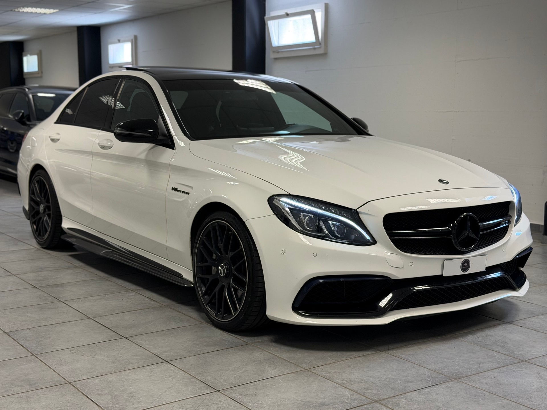 MERCEDES-BENZ C 63 AMG Speedshift-image-5