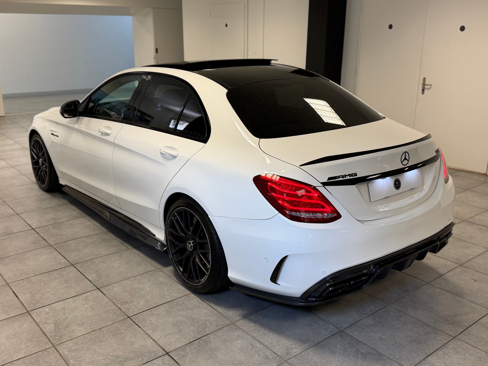 MERCEDES-BENZ C 63 AMG Speedshift-image-13