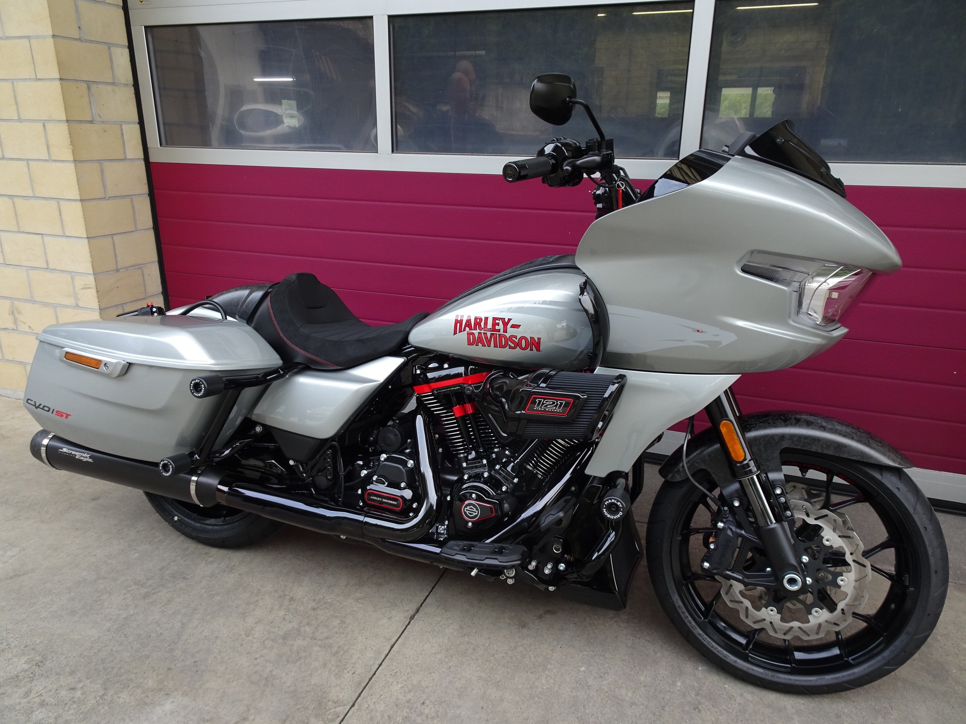 HARLEY-DAVIDSON FLTRXSTSE Road Glide ST 121 CVO-showroom-element-2
