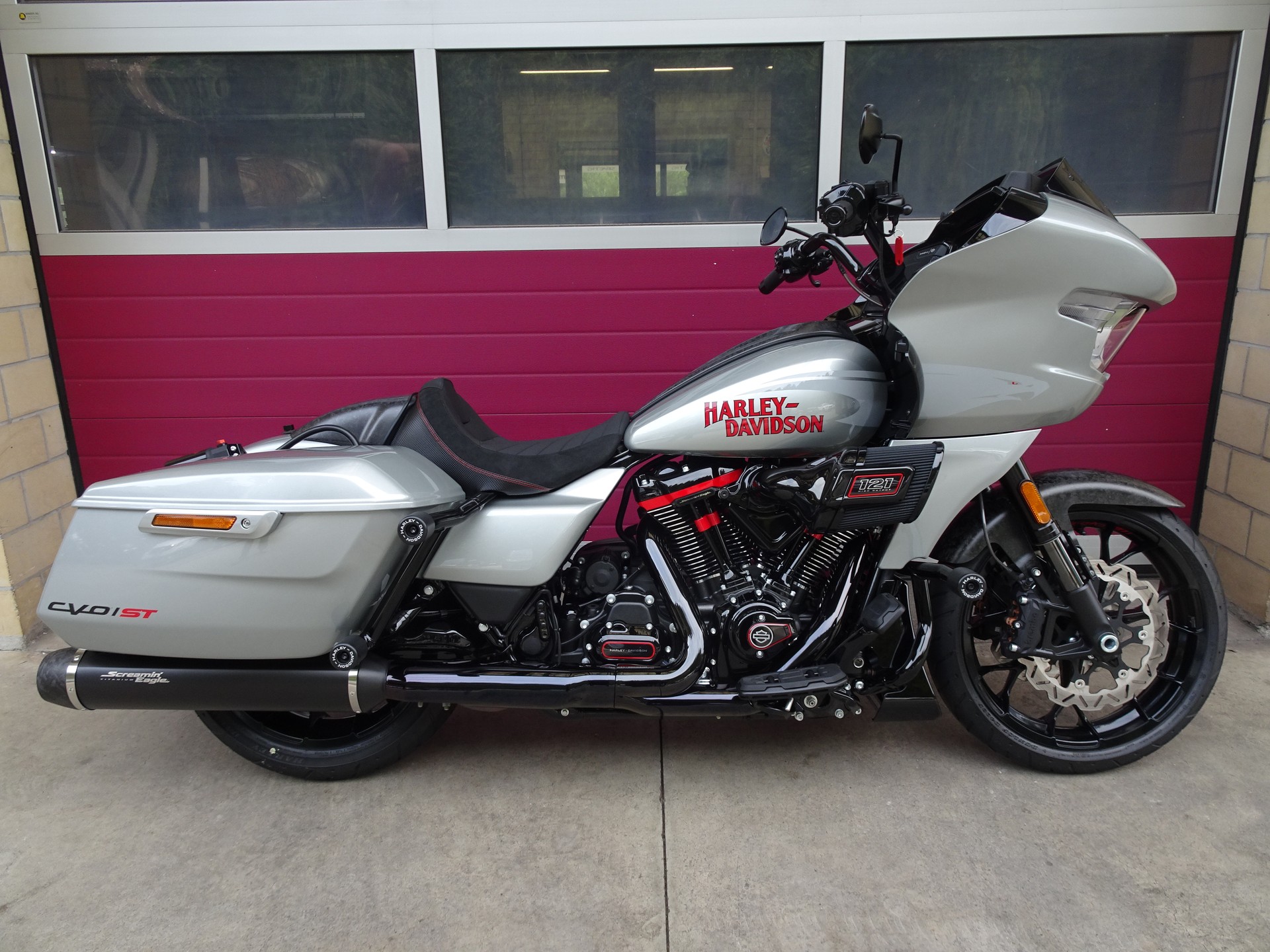 HARLEY-DAVIDSON FLTRXSTSE Road Glide ST 121 CVO
