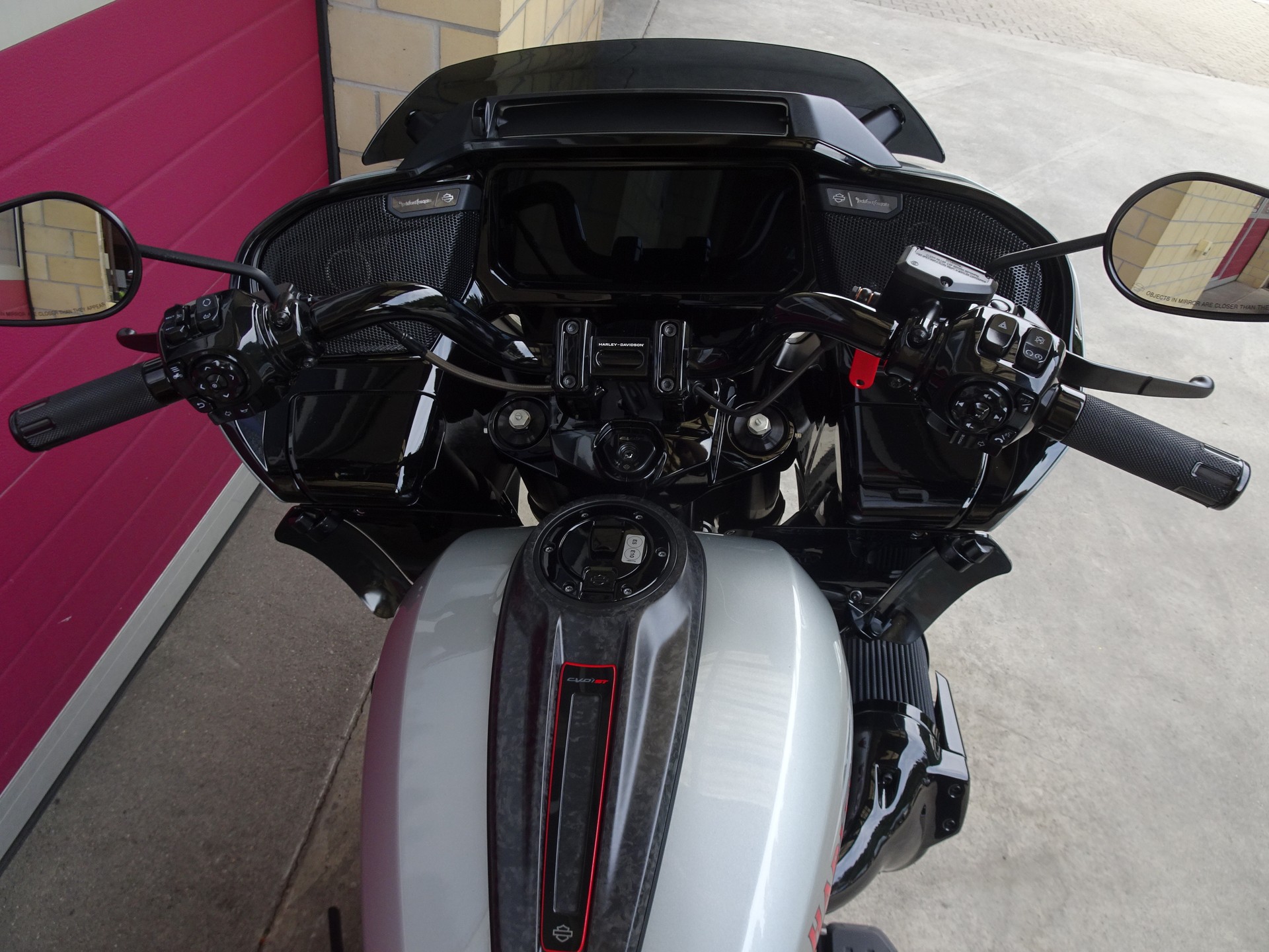 HARLEY-DAVIDSON FLTRXSTSE Road Glide ST 121 CVO-image-5