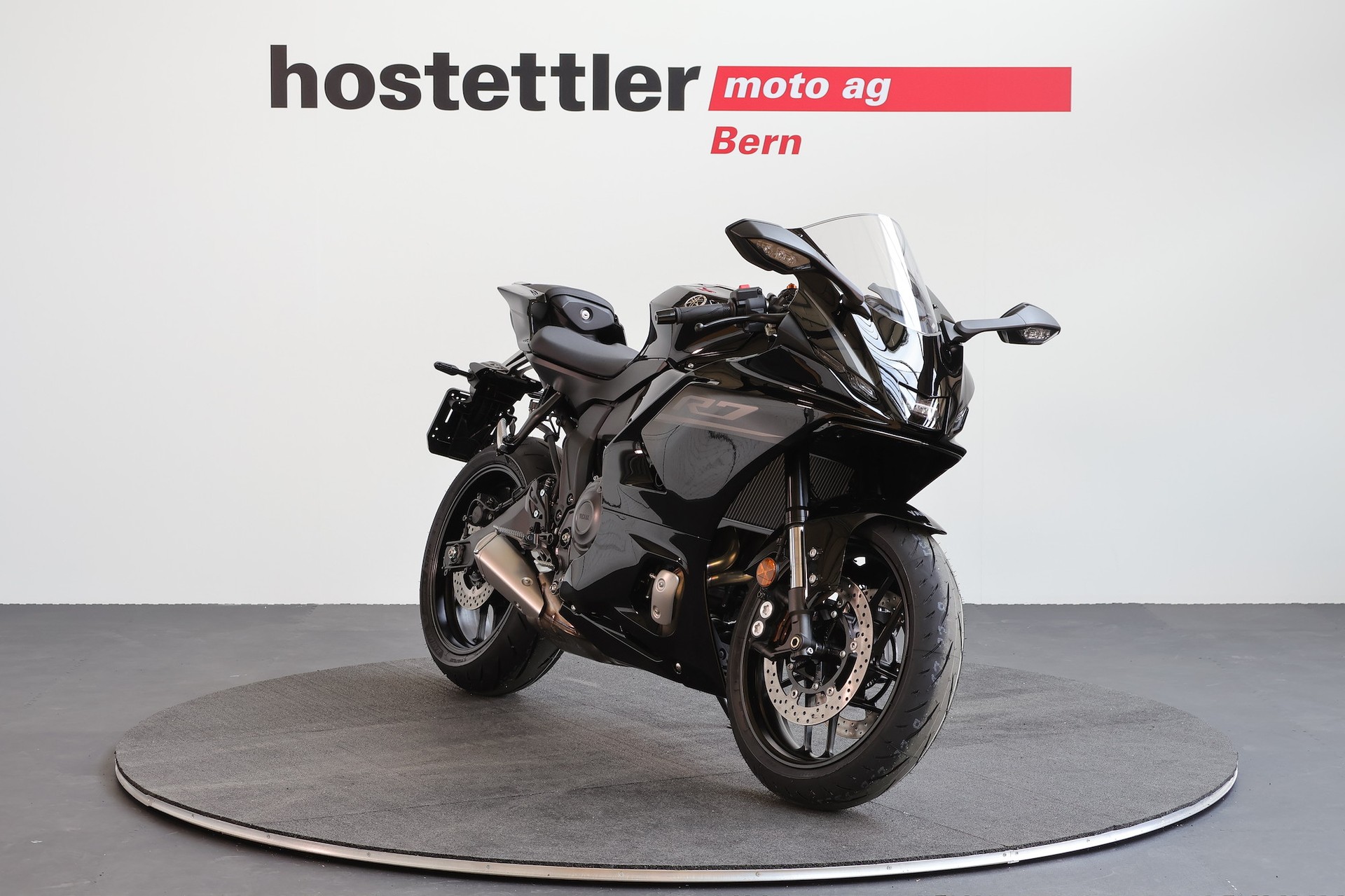 YAMAHA R7