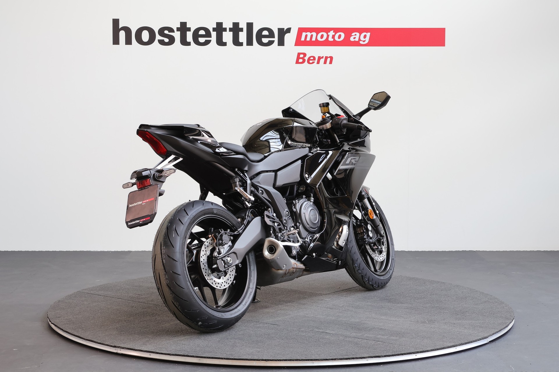 YAMAHA R7-showroom-element-2