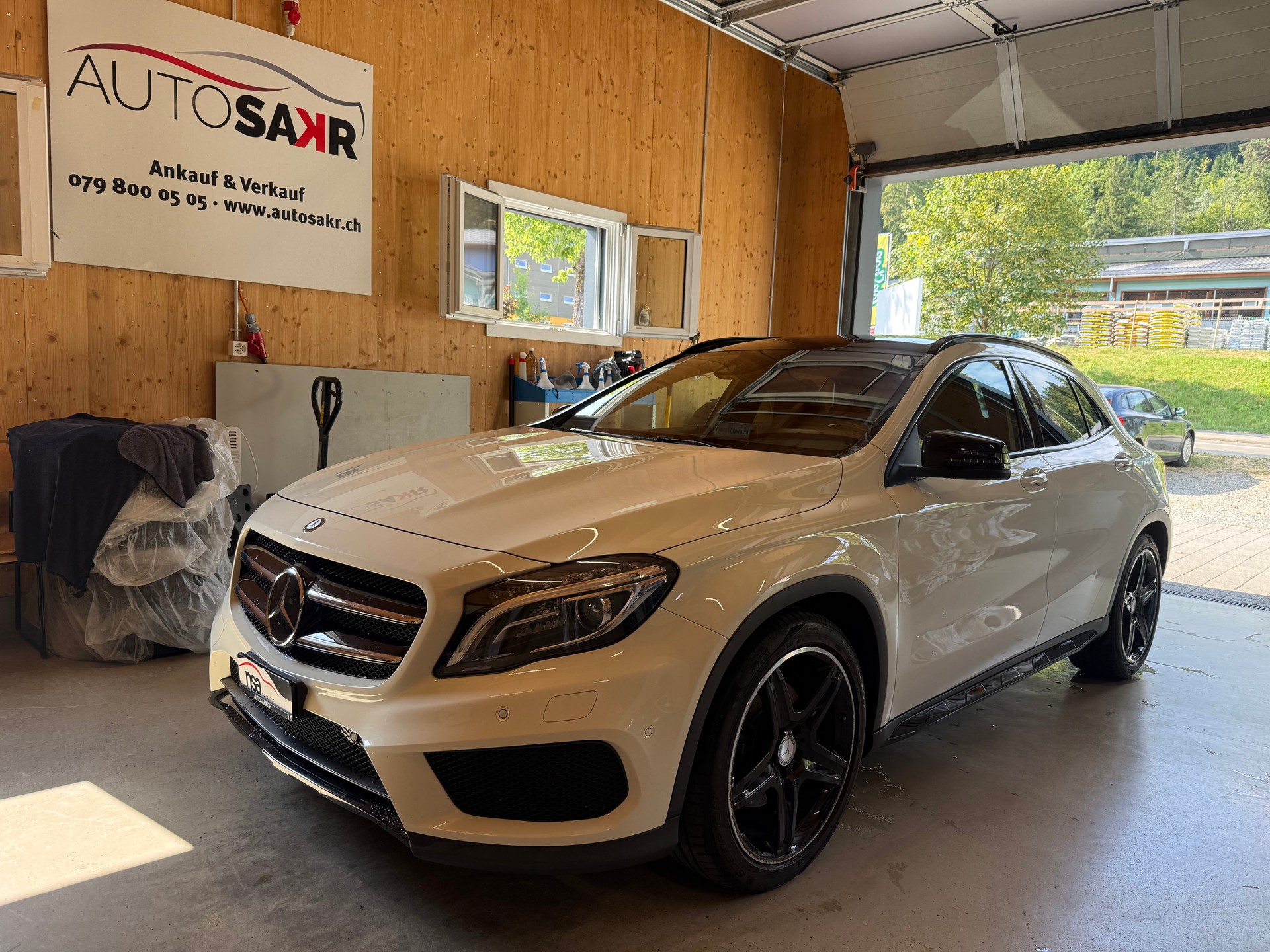 MERCEDES-BENZ GLA 250 AMG Line 4Matic 7G-DCT-image-0