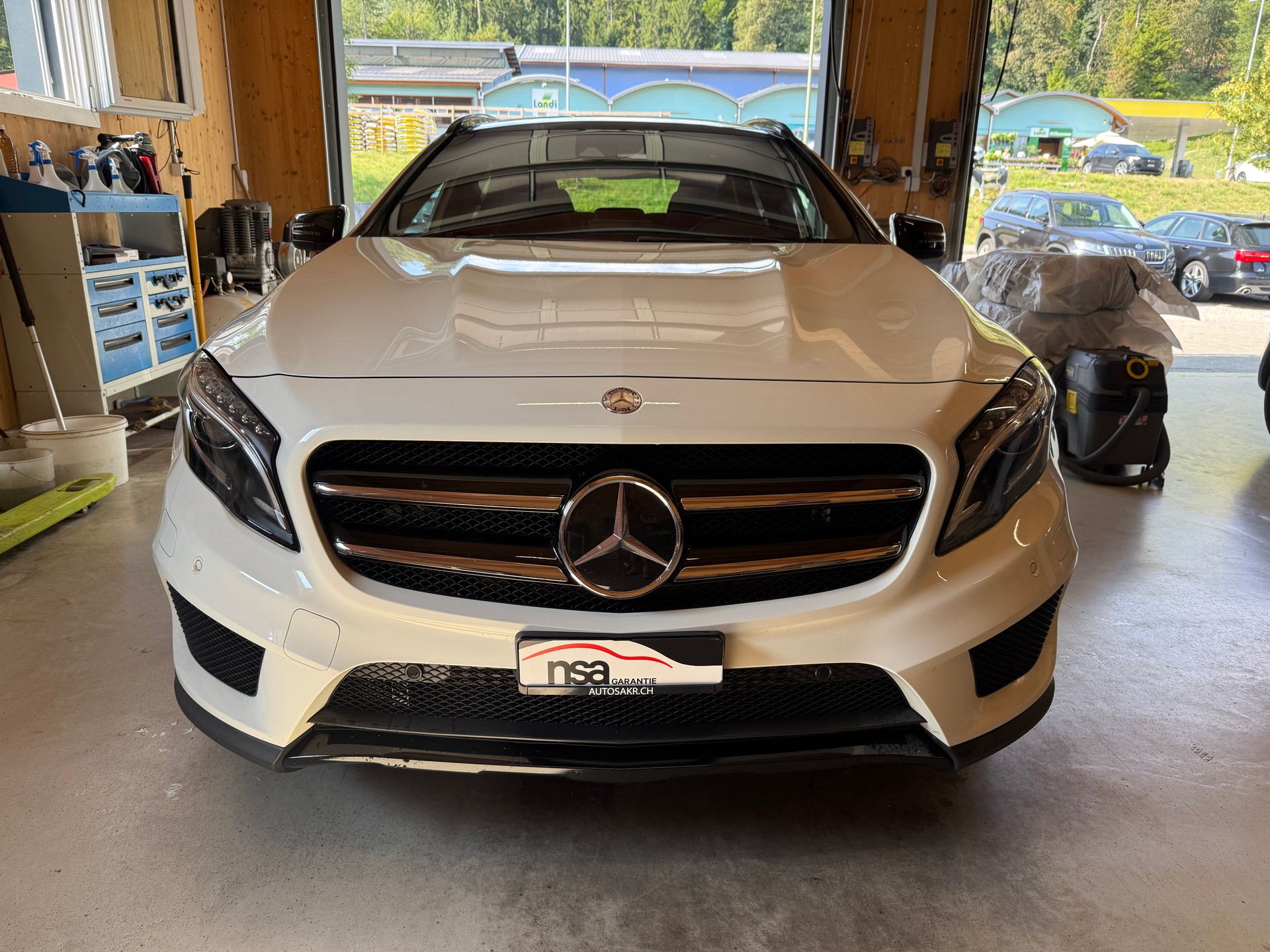 MERCEDES-BENZ GLA 250 AMG Line 4Matic 7G-DCT-image-1