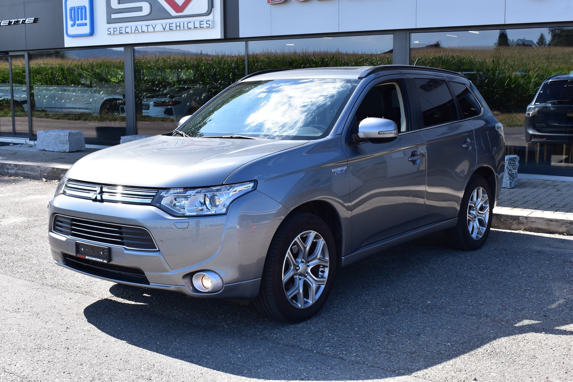 MITSUBISHI Outlander 2.0 PHEV Intense-image-2