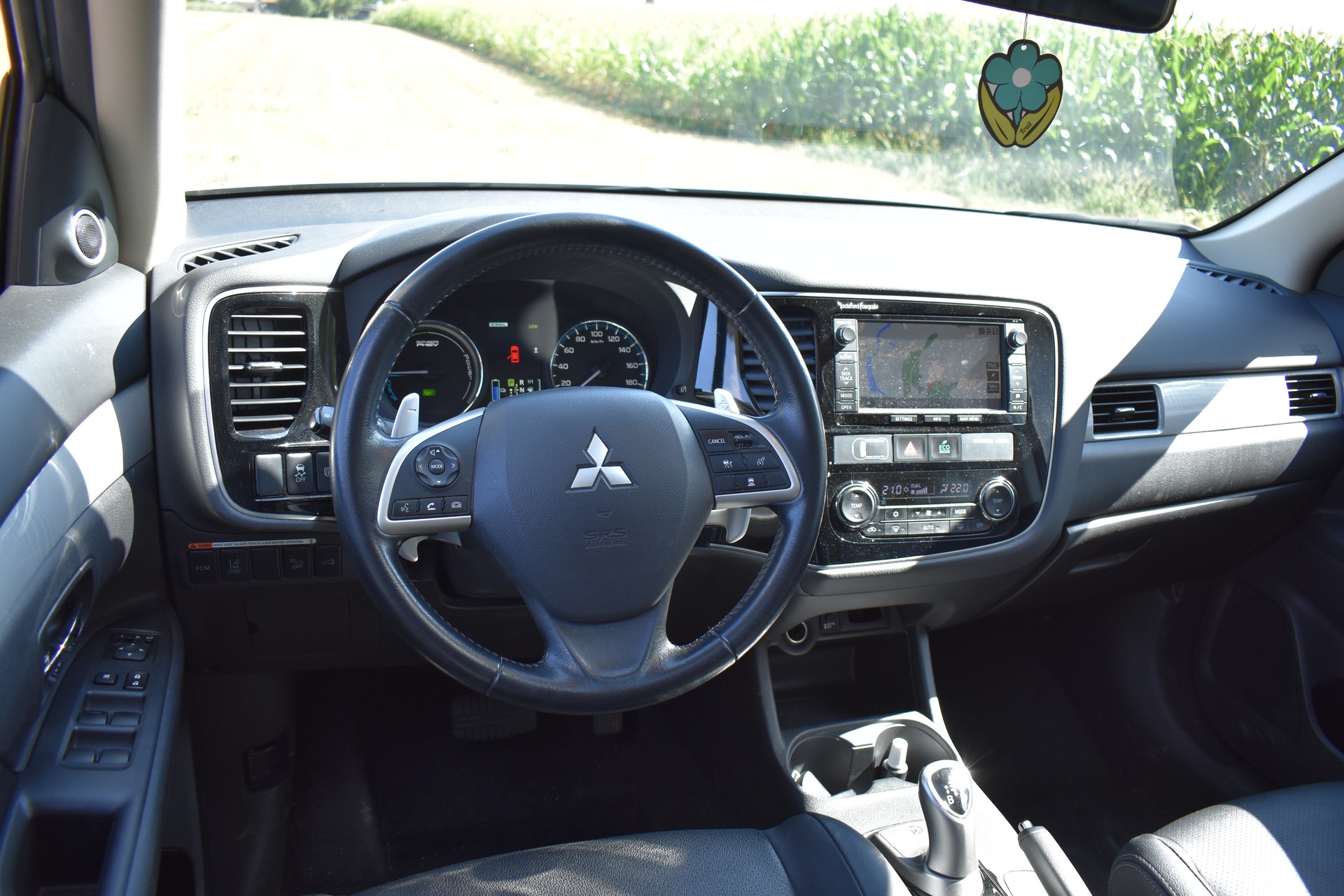 MITSUBISHI Outlander 2.0 PHEV Intense-image-9