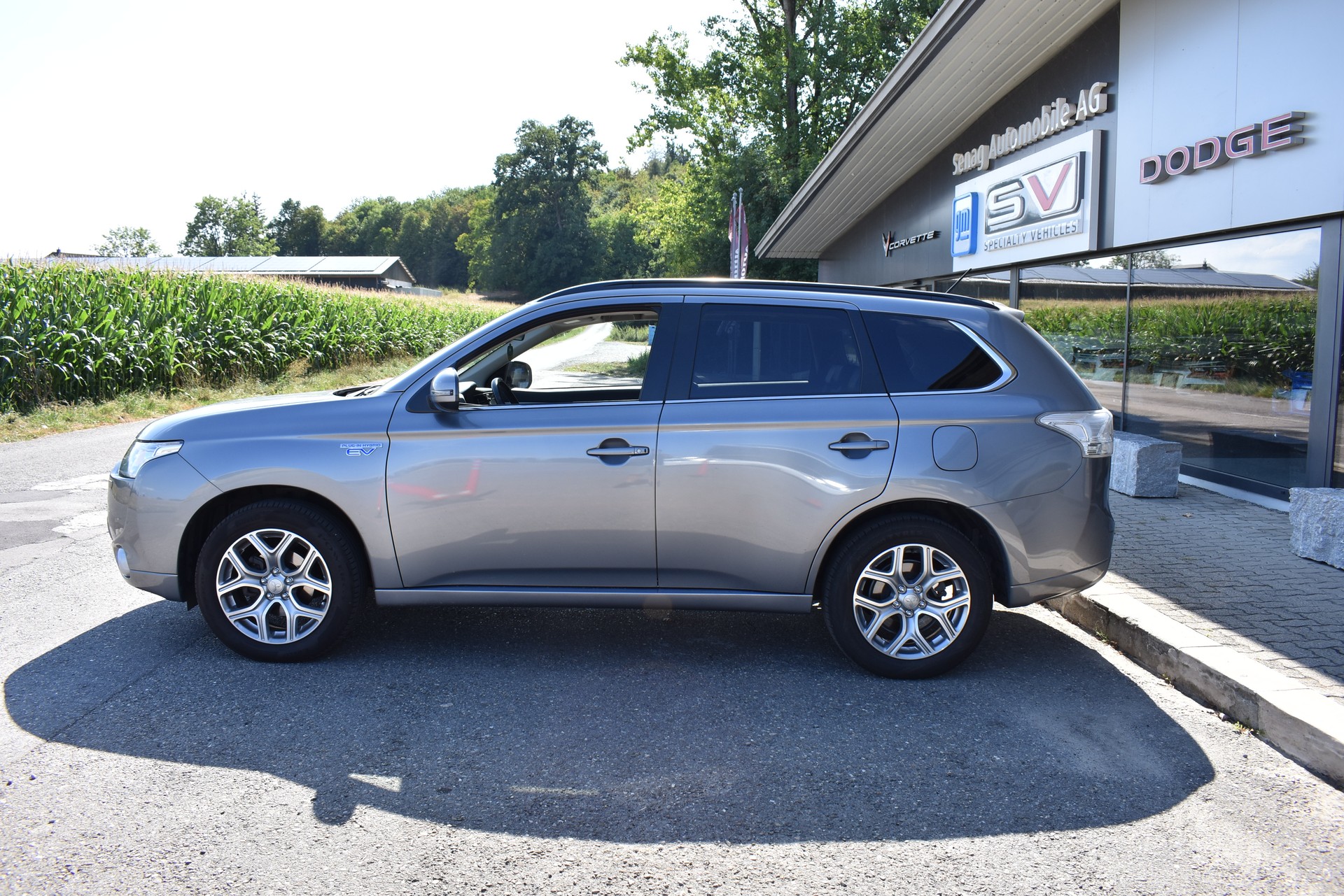 MITSUBISHI Outlander 2.0 PHEV Intense-image-3
