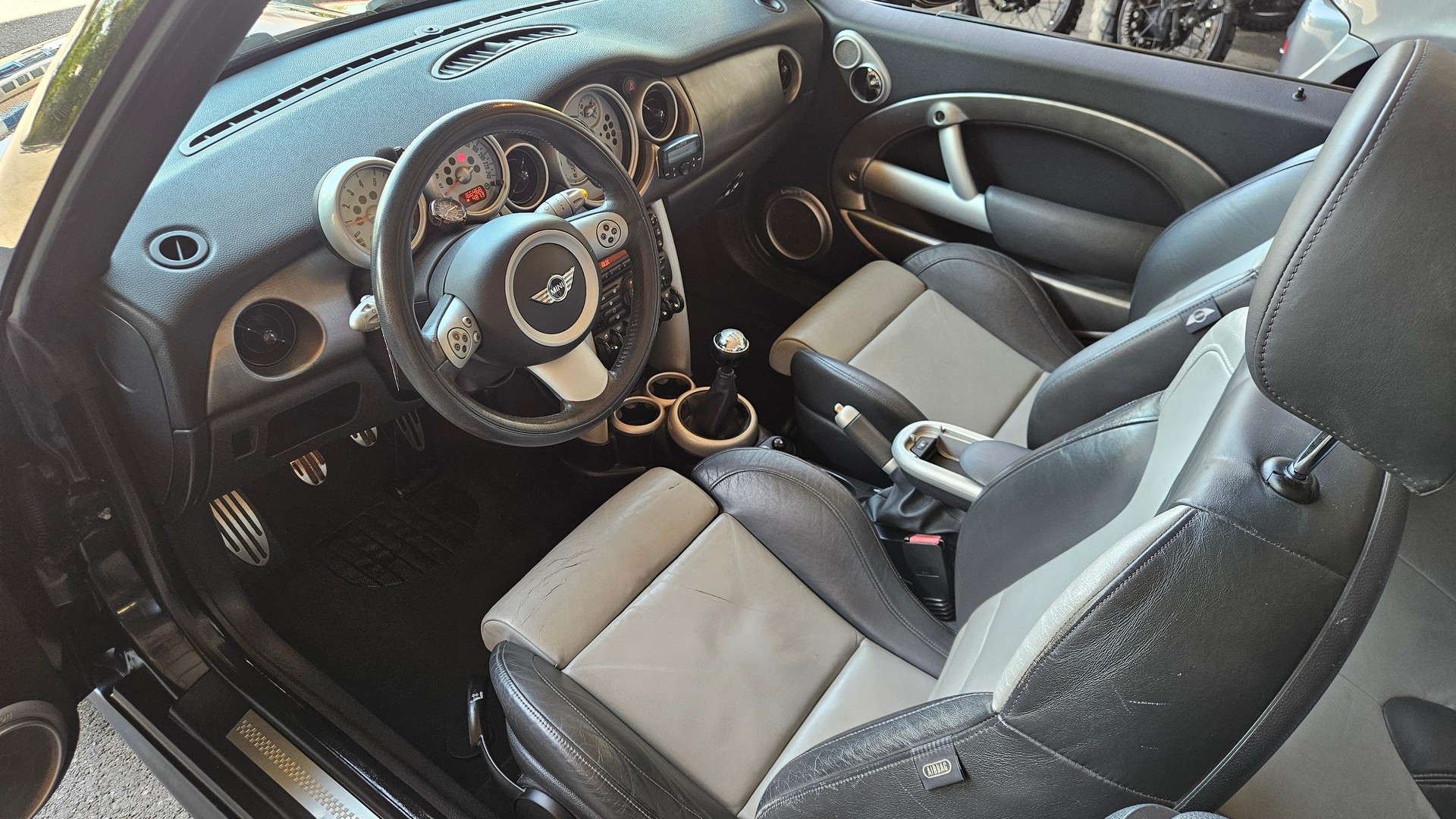 MINI Cooper S John Cooper Works Cabriolet-image-9