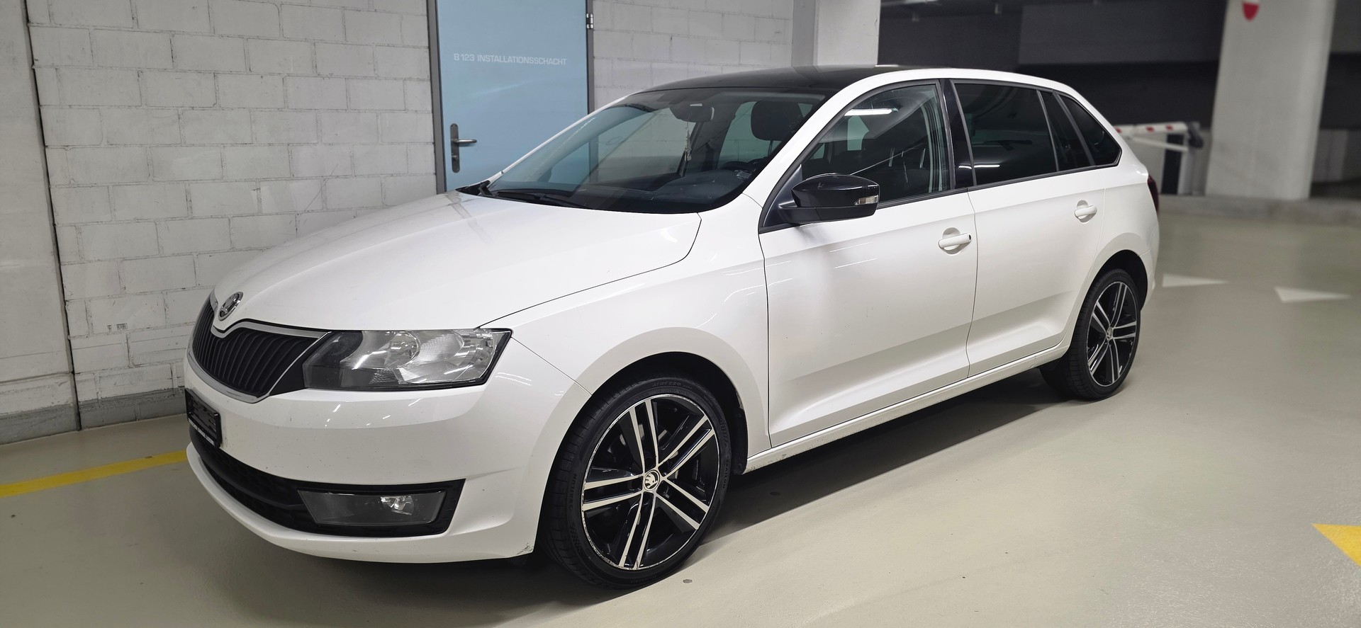 SKODA Rapid Spaceback 1.2 TSI Style-image-0