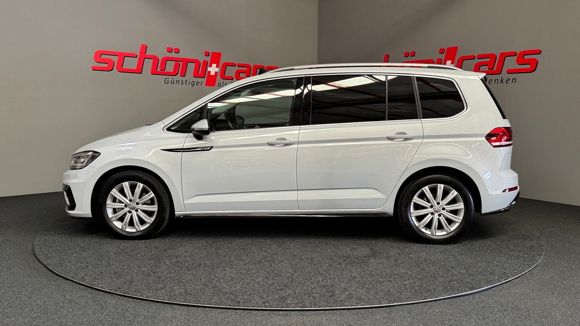 VW Touran 1.4 TSI BlueMotion Technology R-Line DSG-image-2