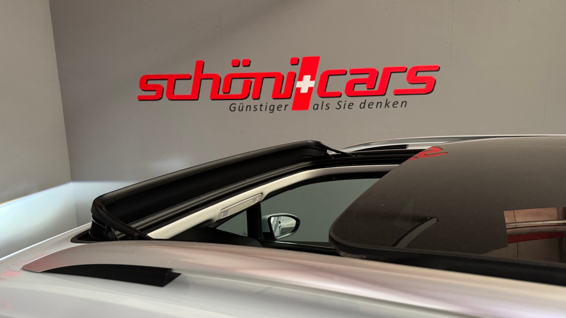 VW Touran 1.4 TSI BlueMotion Technology R-Line DSG-image-10