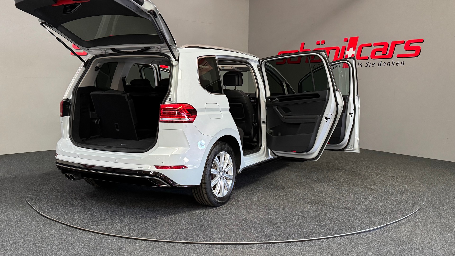 VW Touran 1.4 TSI BlueMotion Technology R-Line DSG-image-6