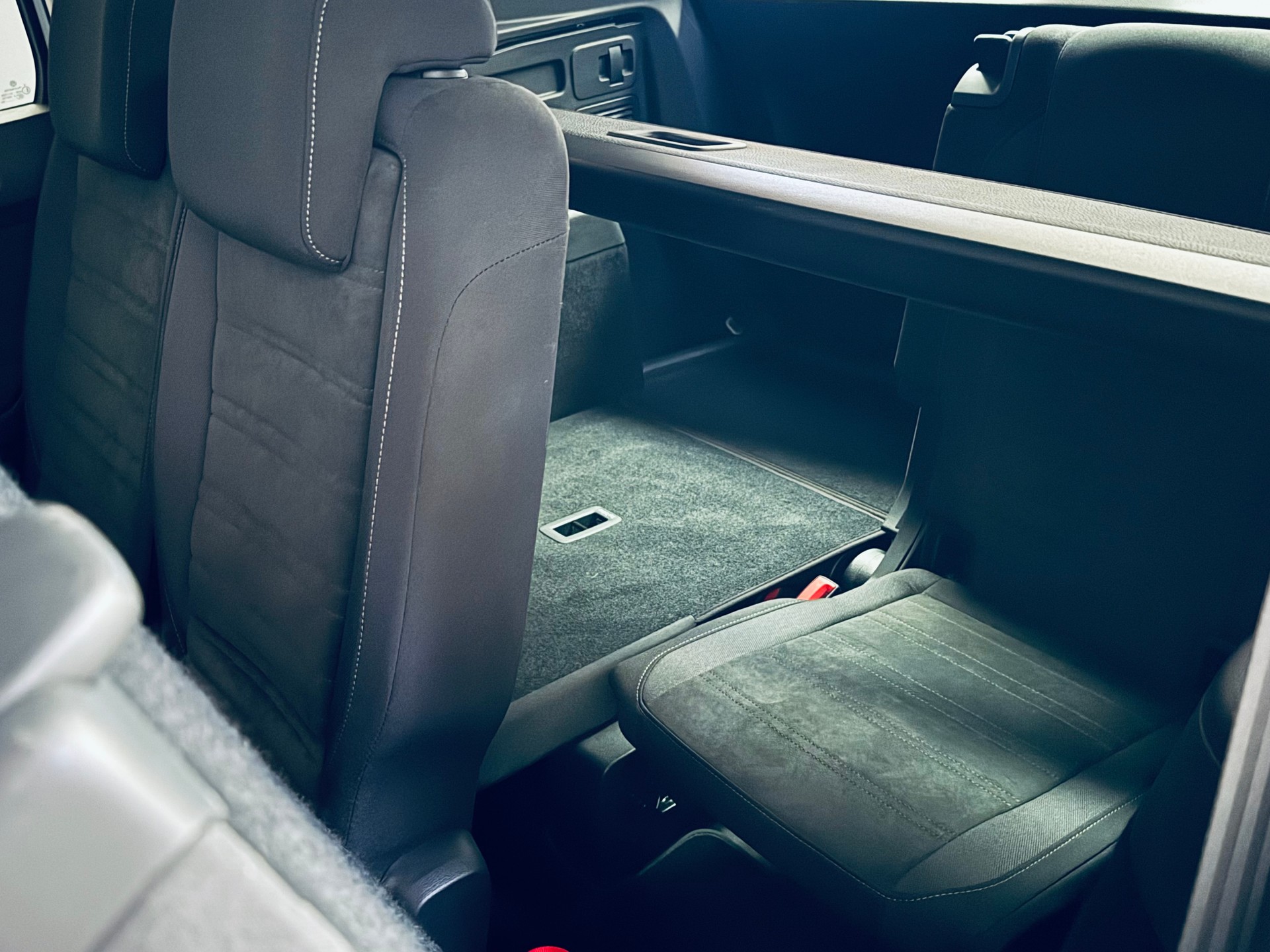 VW Touran 1.4 TSI BlueMotion Technology R-Line DSG-image-19
