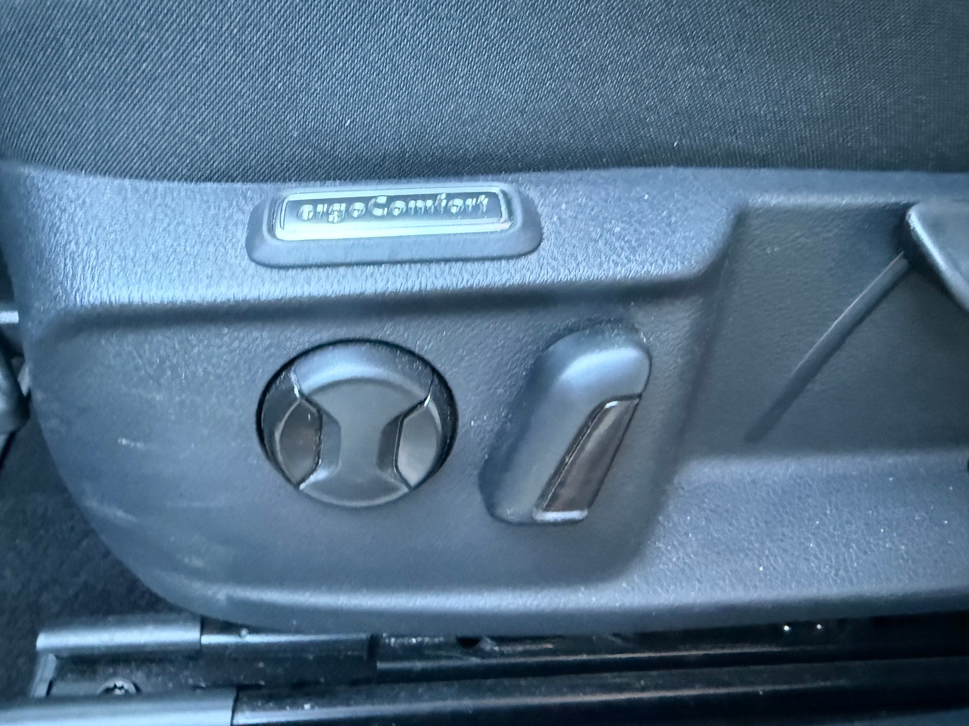 VW Passat Variant 2.0 TDI Business DSG-image-13