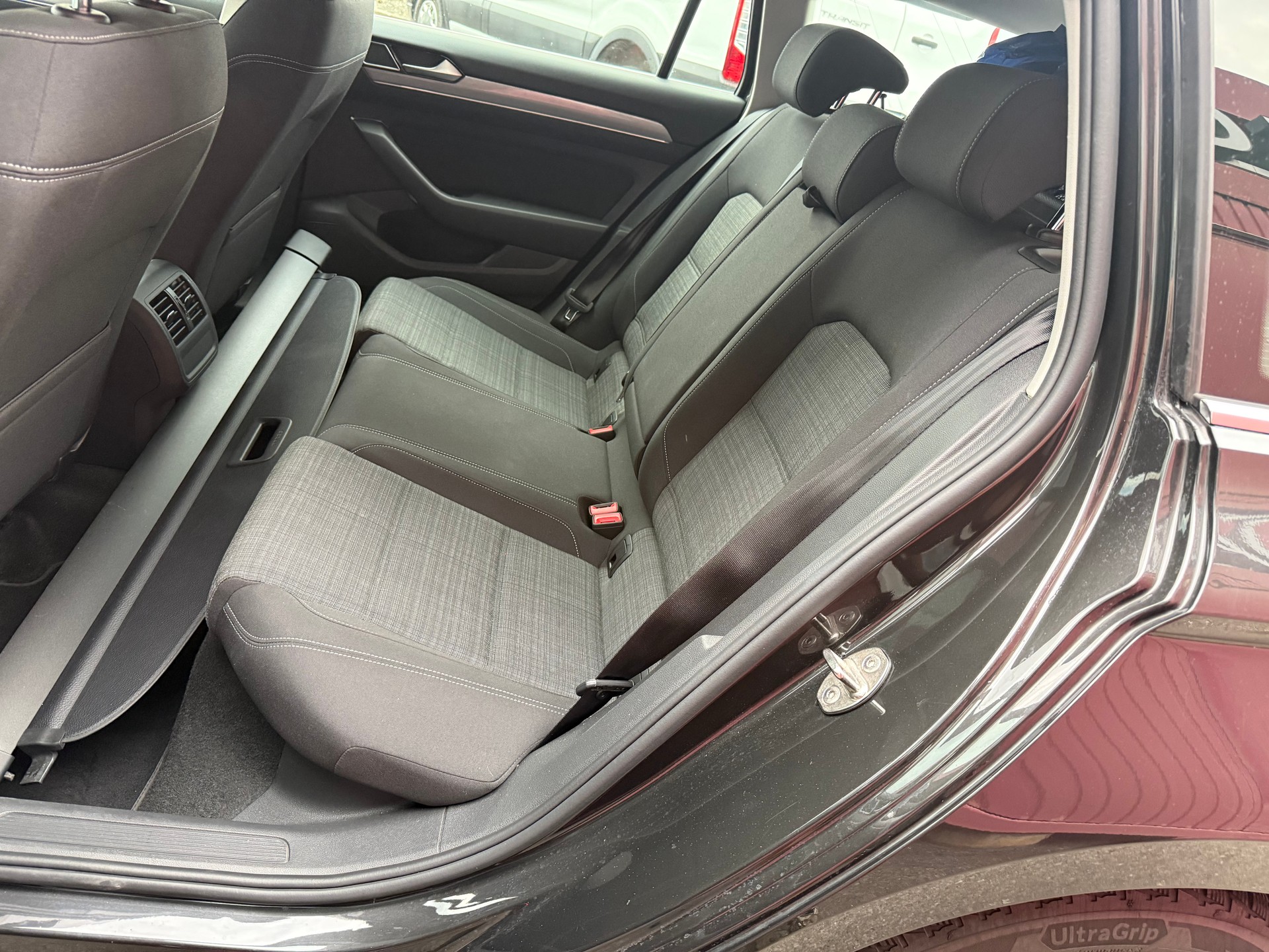 VW Passat Variant 2.0 TDI Business DSG-image-10
