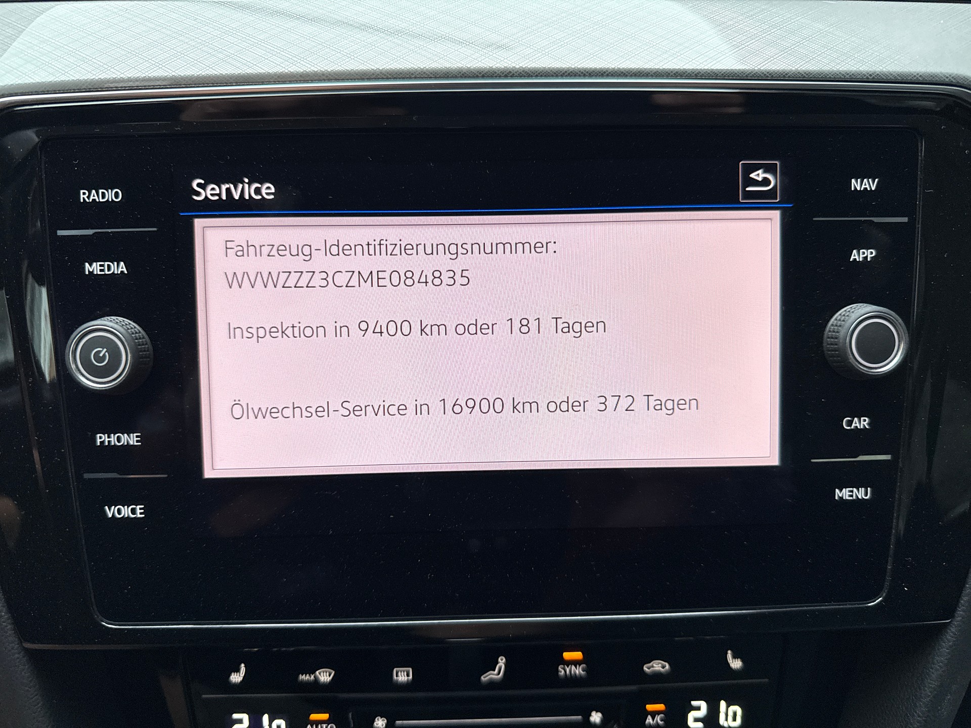 VW Passat Variant 2.0 TDI Business DSG-image-20