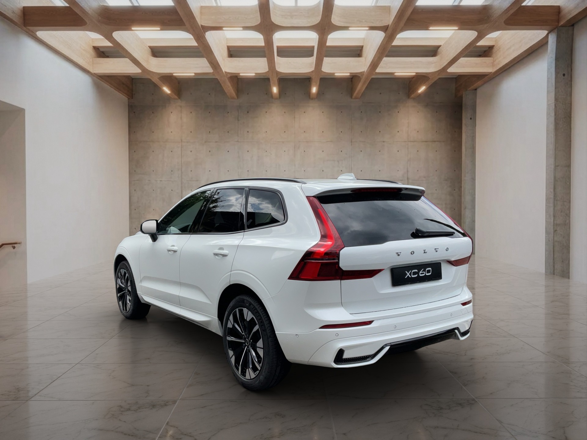VOLVO XC60 2.0 B5 MH Plus Dark AWD-showroom-element-3