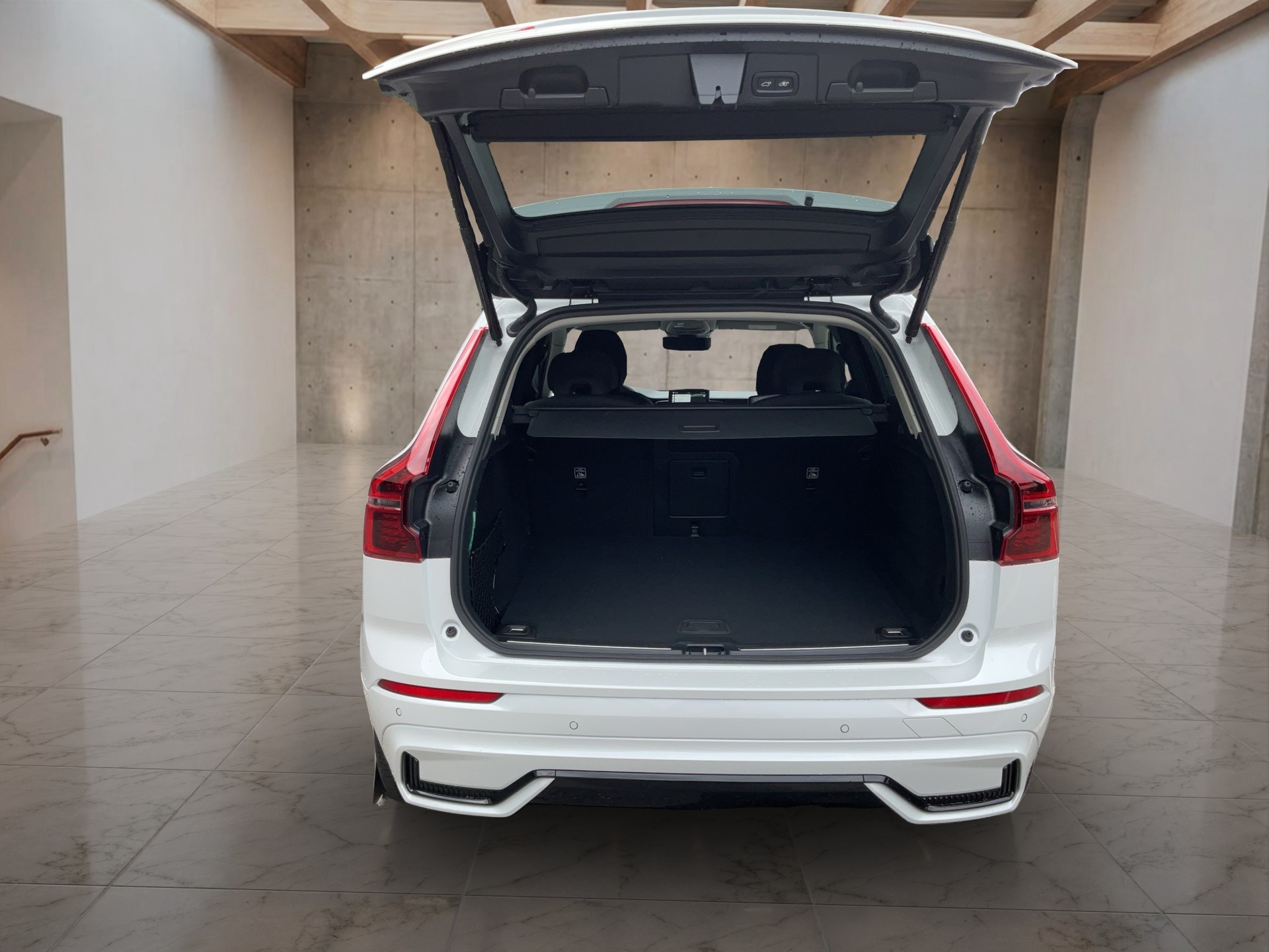 VOLVO XC60 2.0 B5 MH Plus Dark AWD-image-12