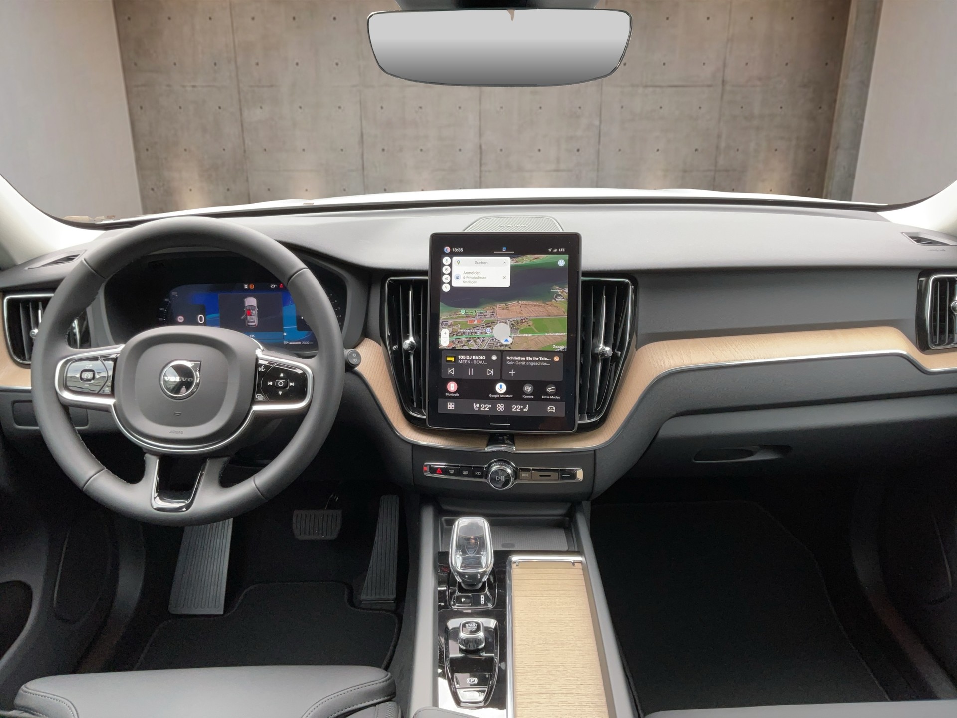 VOLVO XC60 2.0 B5 MH Plus Dark AWD-image-9