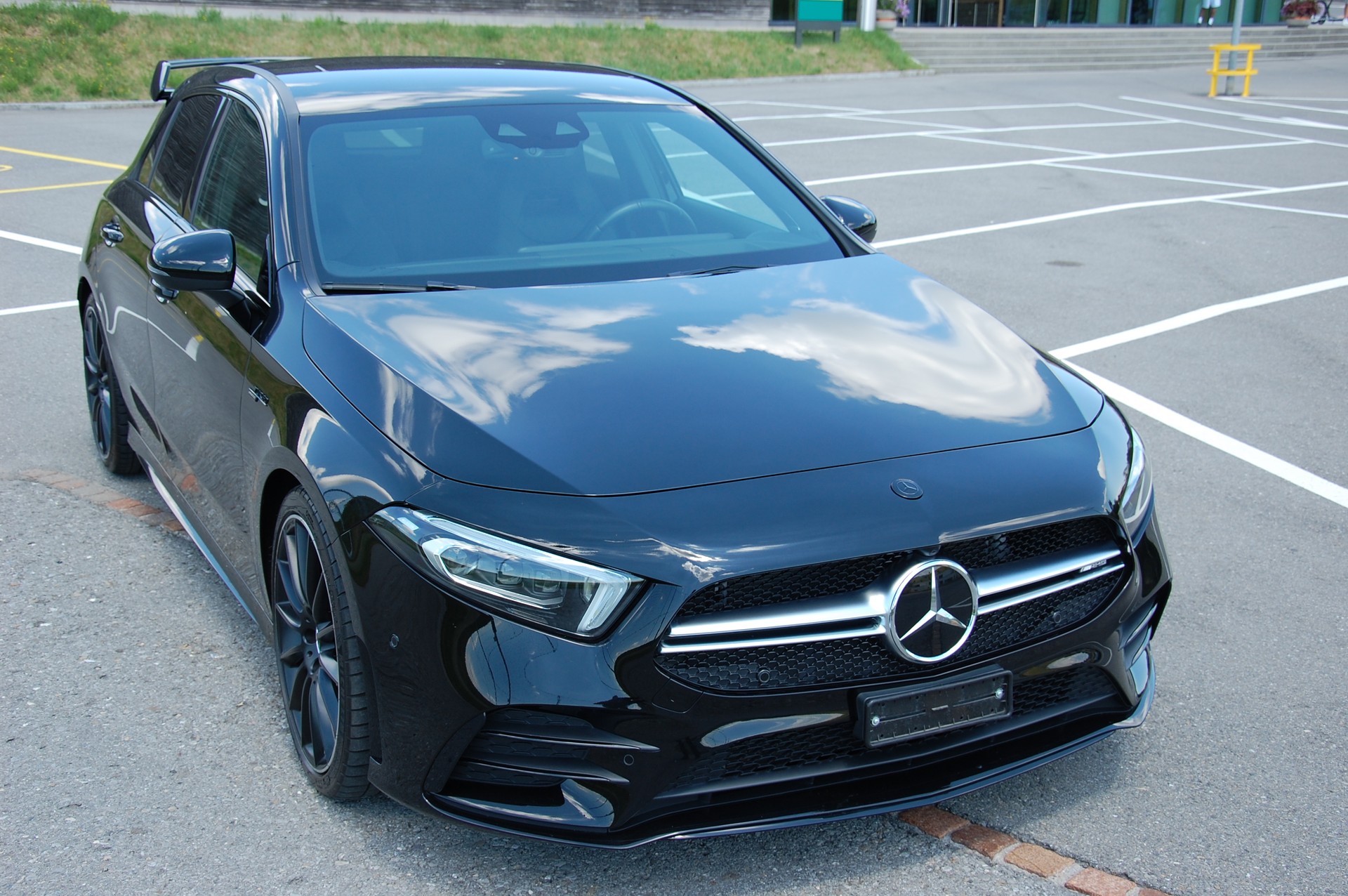 MERCEDES-BENZ A 35 AMG 4Matic Speedshift-image-5
