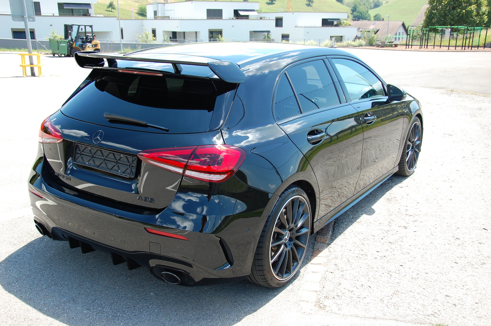 MERCEDES-BENZ A 35 AMG 4Matic Speedshift-image-3