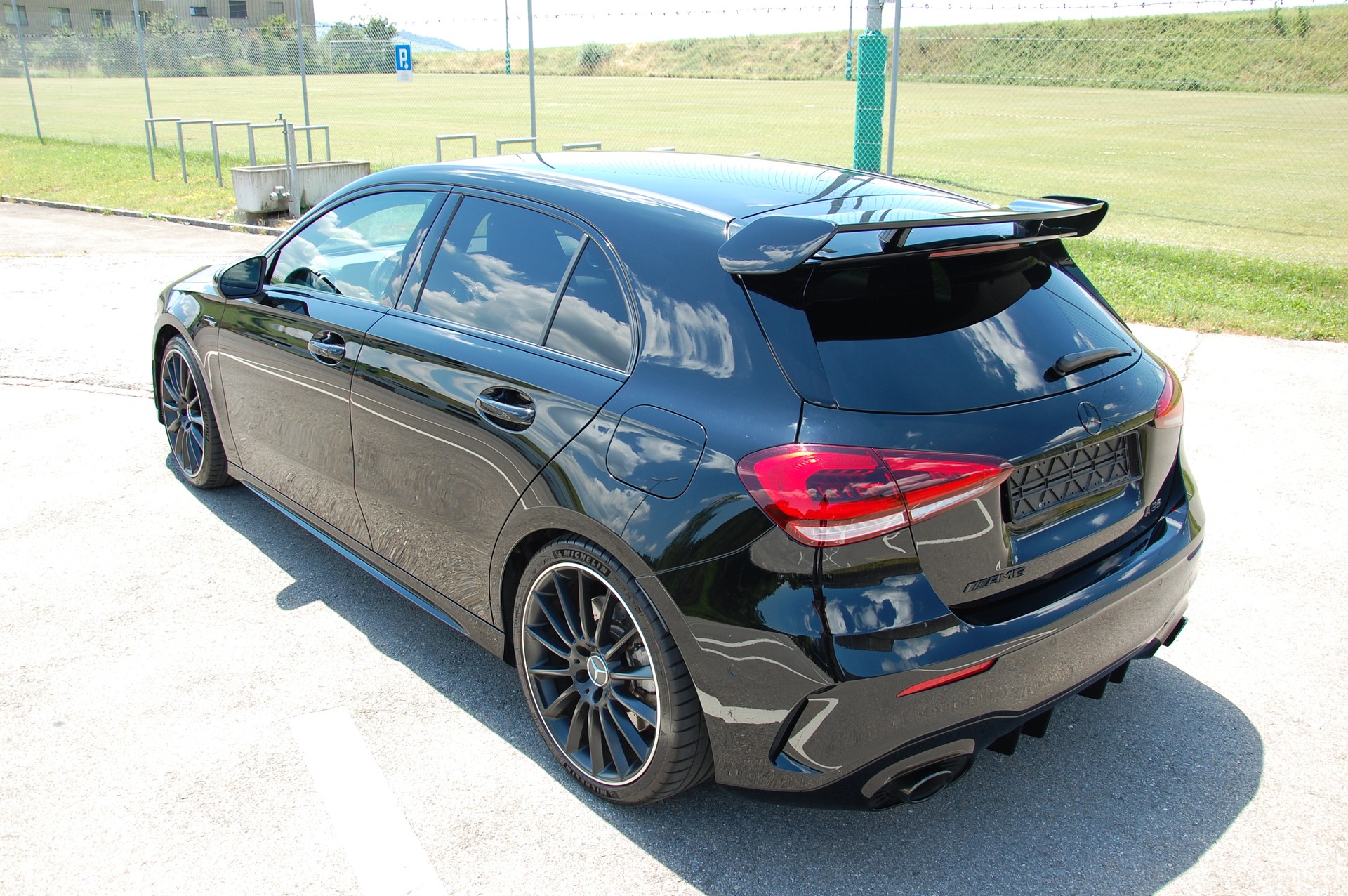 MERCEDES-BENZ A 35 AMG 4Matic Speedshift-image-2